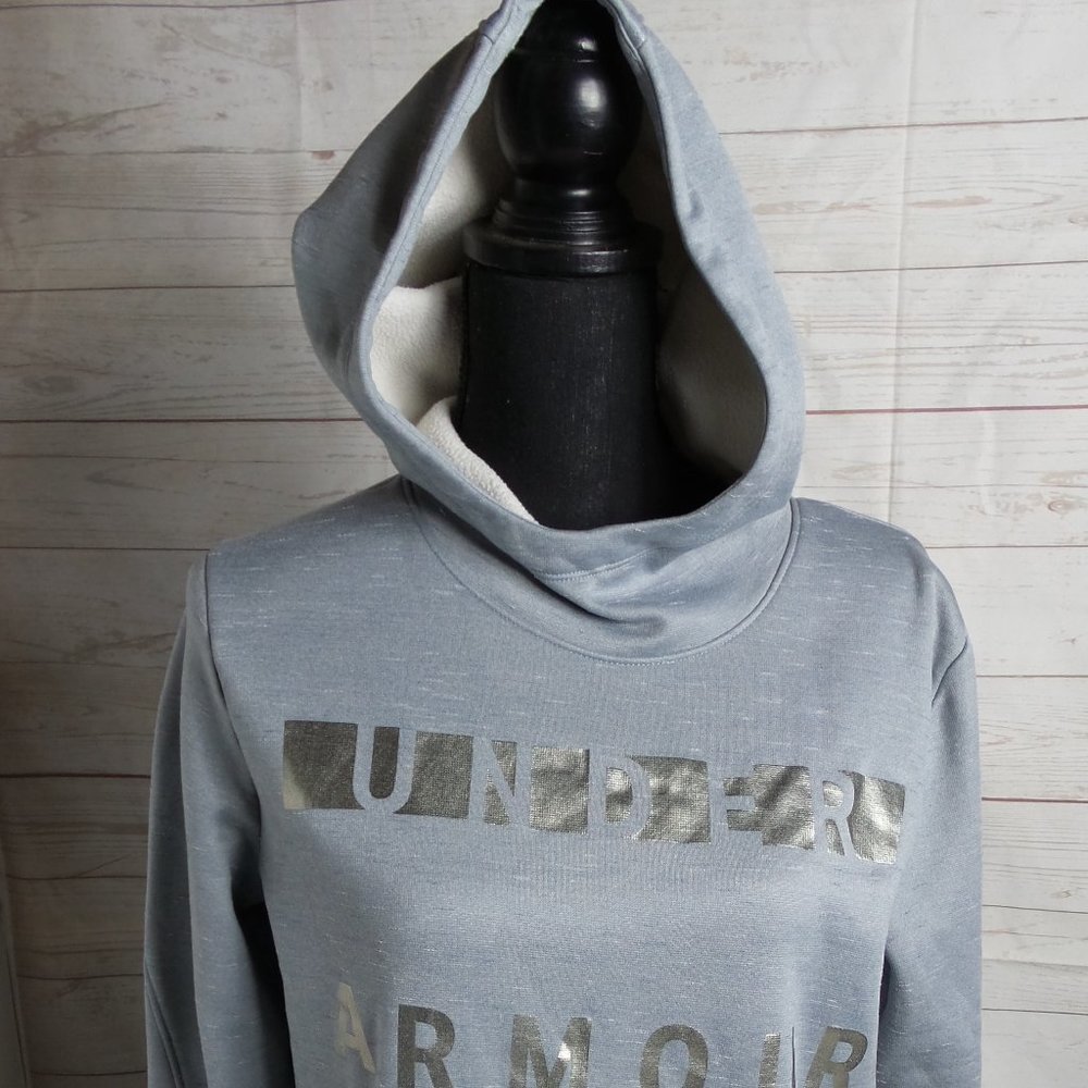 Under Armour Fleece Hoodie Size M